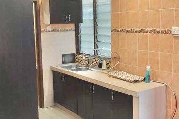 Vista Pinggiran, Taman Pinggiran Putra