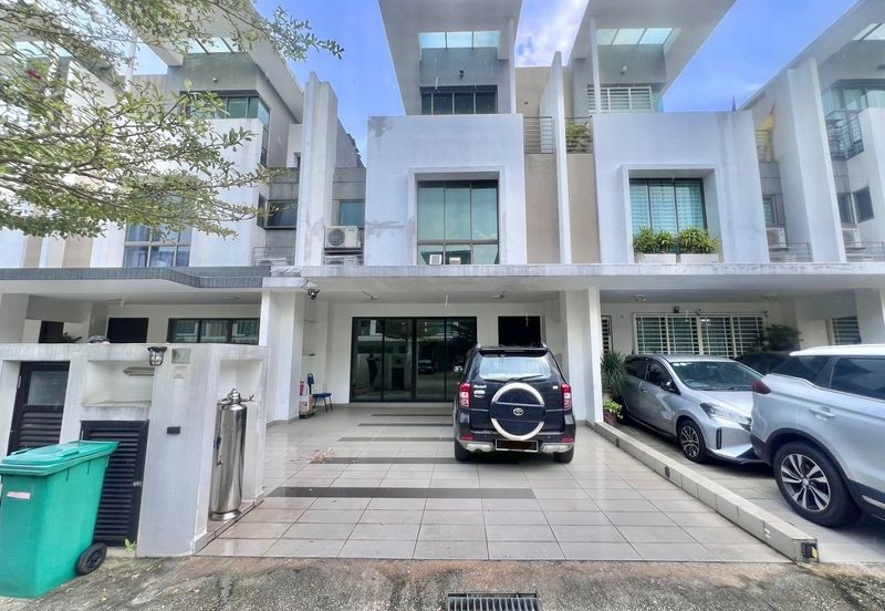 Lake Point Residence