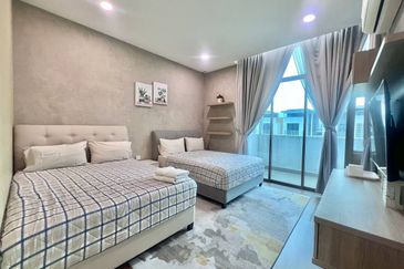 Lake Point Residence