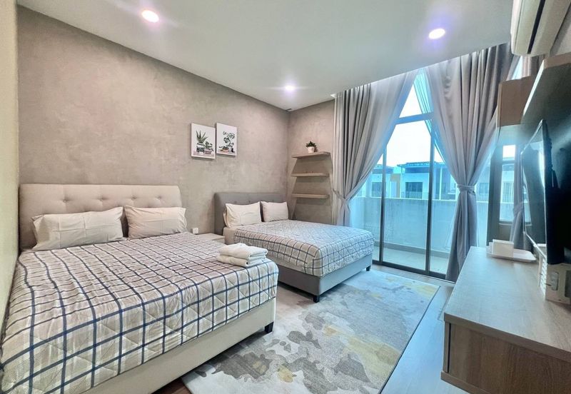 Lake Point Residence