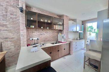 Lake Point Residence