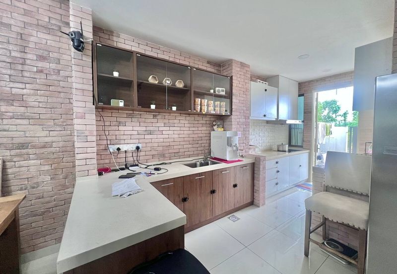 Lake Point Residence