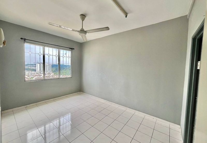 Vista Pinggiran, Taman Pinggiran Putra