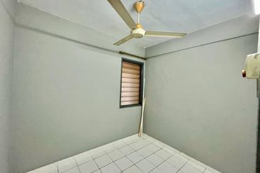 Vista Pinggiran, Taman Pinggiran Putra