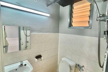 Vista Pinggiran, Taman Pinggiran Putra