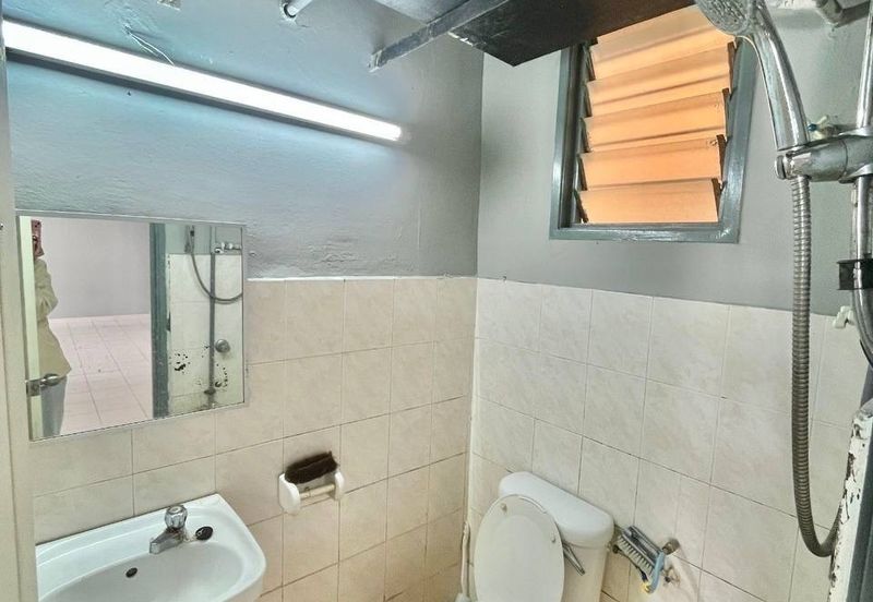 Vista Pinggiran, Taman Pinggiran Putra