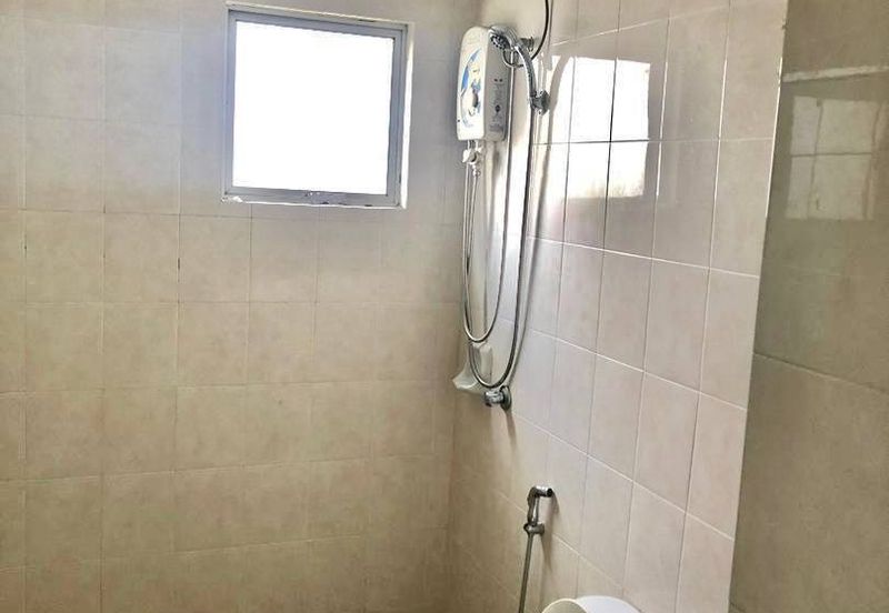 Vista Pinggiran, Taman Pinggiran Putra