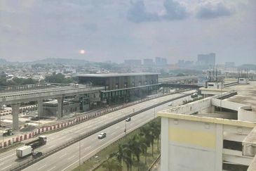 Vista Pinggiran, Taman Pinggiran Putra