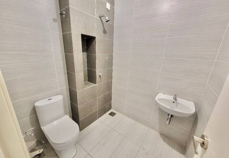 Monet Springtime @ Sunsuria City