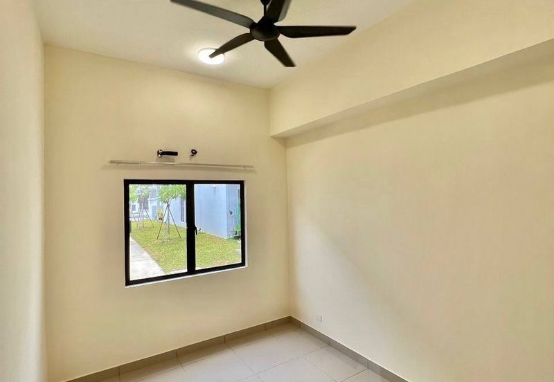 Monet Springtime @ Sunsuria City