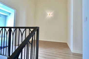 Monet Springtime @ Sunsuria City