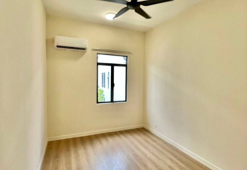 Monet Springtime @ Sunsuria City