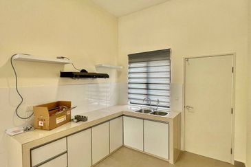 Monet Springtime @ Sunsuria City