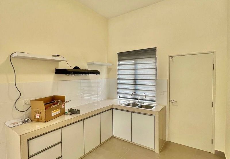 Monet Springtime @ Sunsuria City