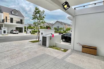 Monet Springtime @ Sunsuria City