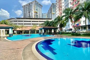 Vista Pinggiran, Taman Pinggiran Putra