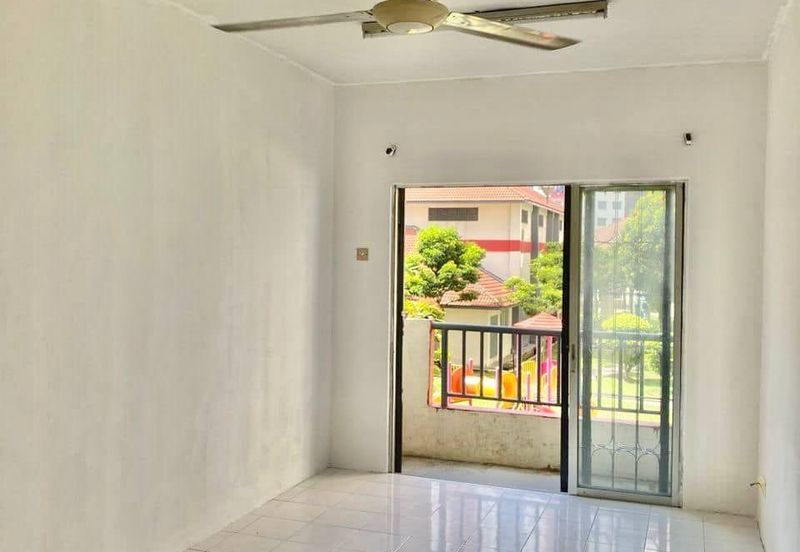 Vista Pinggiran, Taman Pinggiran Putra