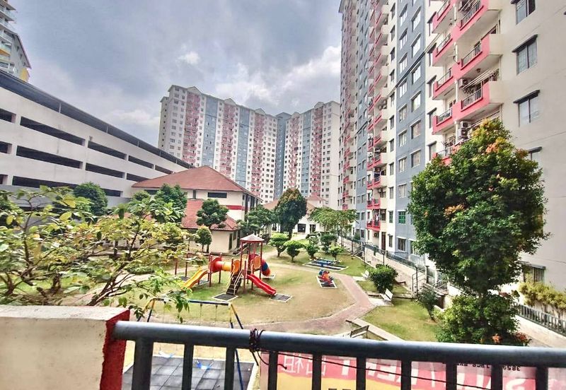 Vista Pinggiran, Taman Pinggiran Putra