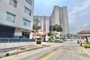 Vista Pinggiran, Taman Pinggiran Putra