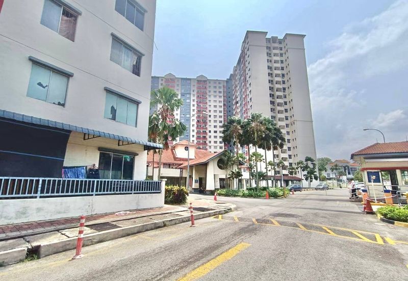 Vista Pinggiran, Taman Pinggiran Putra