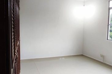 Pangsapuri Kristal (Crystal Tower), Taman Bukit Indah