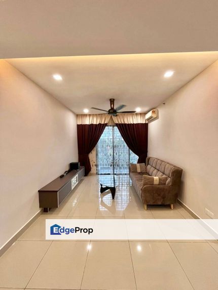 FULLY FURNISHED Condo at Univ 360 Place Taman Serdang Jaya FOR SALE, Selangor, Serdang
