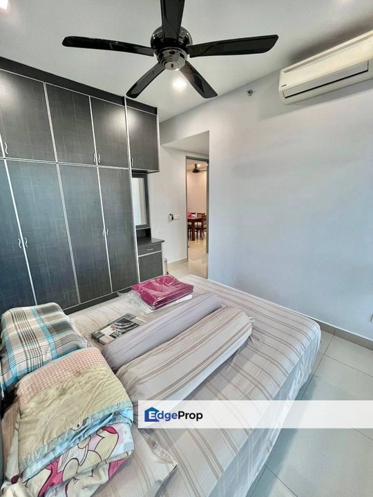 FULLY FURNISHED Condo at Univ 360 Place Taman Serdang Jaya FOR SALE, Selangor, Serdang