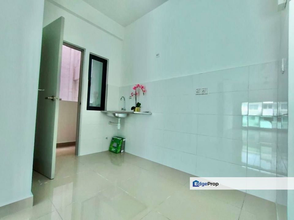 FREEHOLD Twinz Residence Puchong Jaya KL with 2 CAR PARKS FOR SALE, Selangor, Puchong
