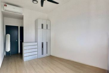 The Hipster @ Taman Desa