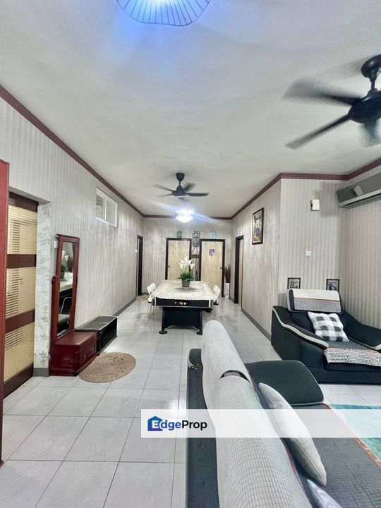 NEAR LRT CORNER UNIT Desa Impiana Condo Puchong Selangor FOR SALE, Selangor, Puchong