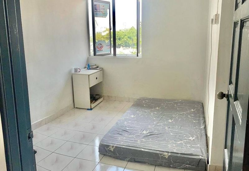 Turf View Apartment (Mutiara Serdang)