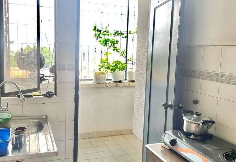 Turf View Apartment (Mutiara Serdang)