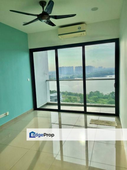 Skyvilla @ D Island Residence Puchong Selangor with 2 CAR PARKS FOR SALE, Selangor, Puchong