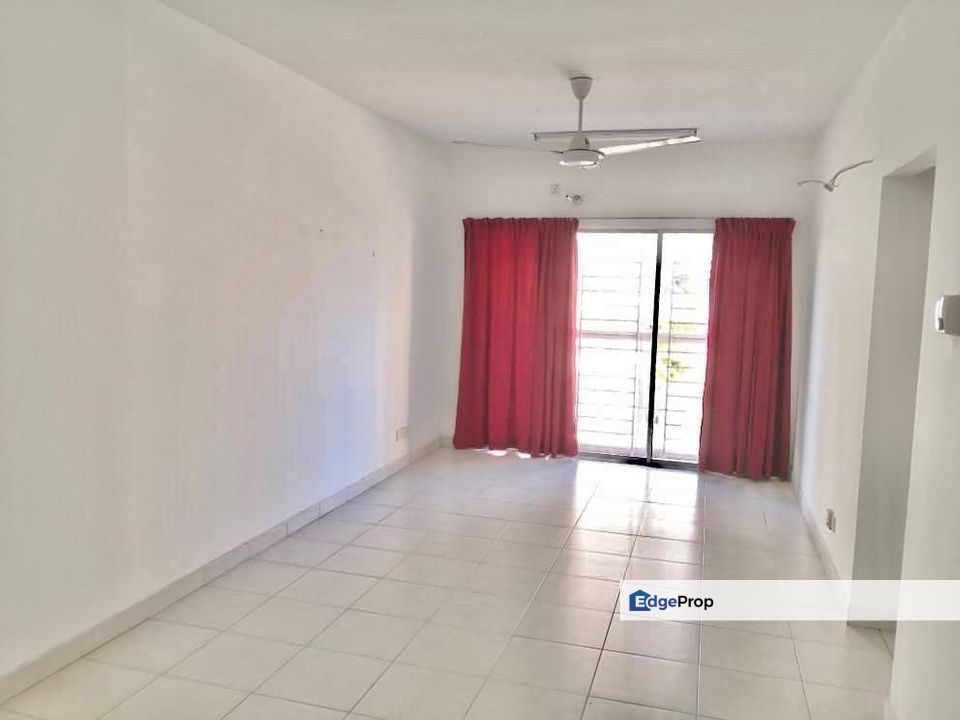 Pangsapuri Suria Permai Bandar Putra Permai Seri Kembangan NEAR LRT FOR SALE, Selangor, Puchong South