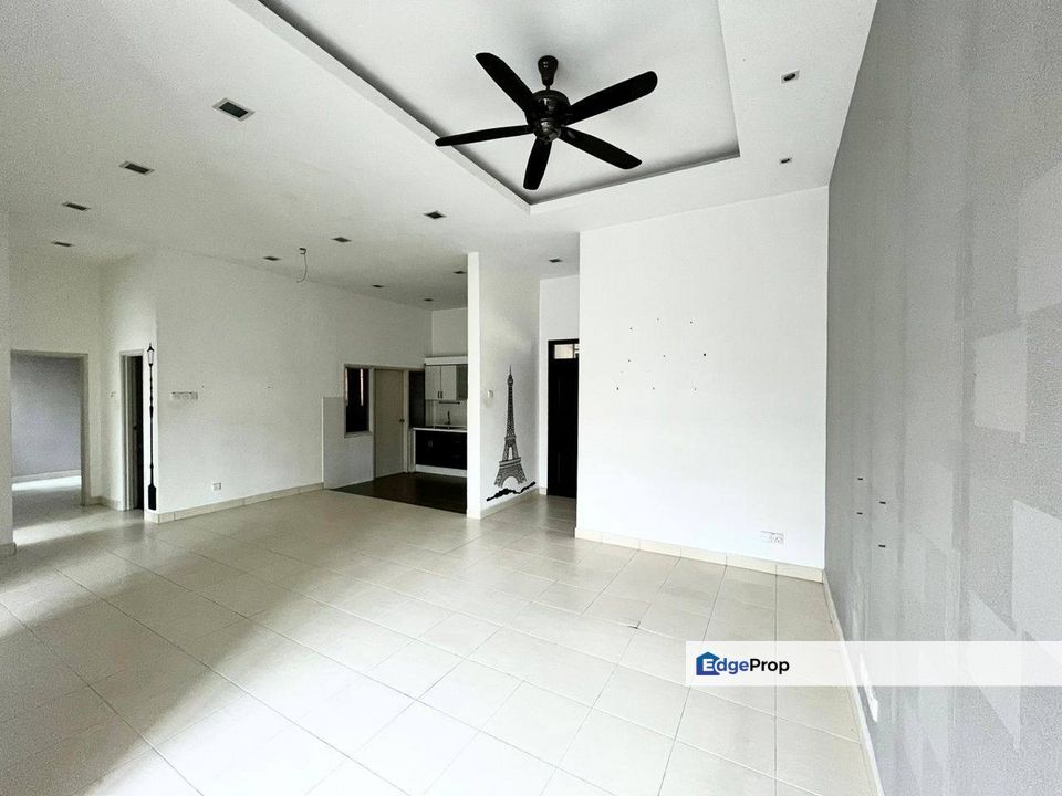 Villa Park Condominium Taman Bukit Serdang Seri Kembangan with 2 CAR PARKS FOR SALE, Selangor, Seri Kembangan