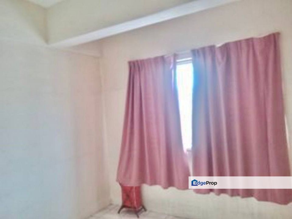 TENANTED Kantan Court Taman Bukit Serdang Seri Kembangan FOR SALE, Selangor, Seri Kembangan