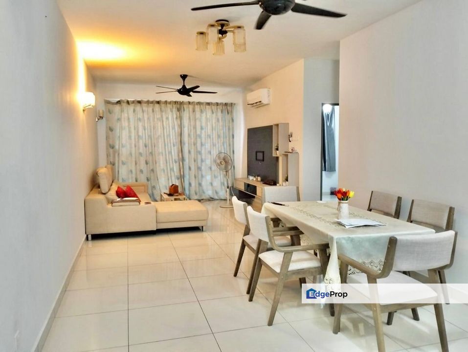 NEAR LRT with 2 CAR PARKS Aurora Residence Condo Puchong, Taman Puchong Prima Selangor FOR SALE, Selangor, Puchong