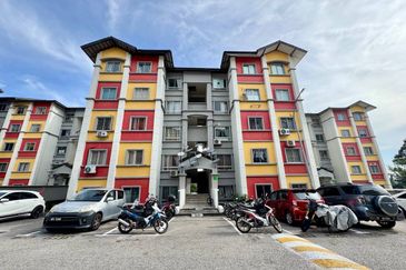 Astana Alam Apartment