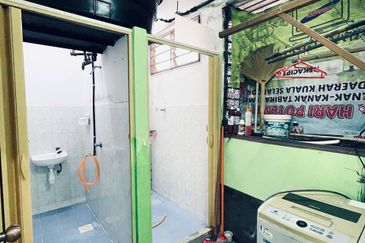 Johan Court Flat @ Alam Perdana