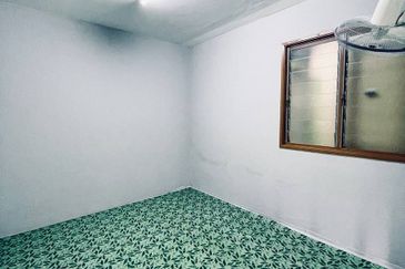 Johan Court Flat @ Alam Perdana