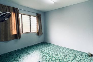 Johan Court Flat @ Alam Perdana