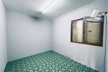 Johan Court Flat @ Alam Perdana