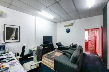 Residensi Bistaria, Ukay Bistari