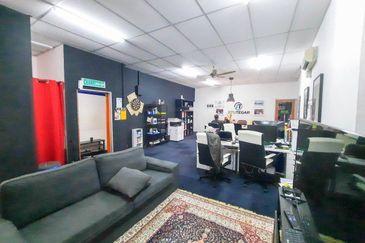 Residensi Bistaria, Ukay Bistari