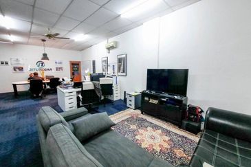 Residensi Bistaria, Ukay Bistari