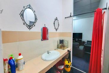 Residensi Bistaria, Ukay Bistari