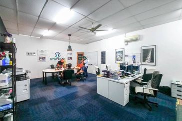 Residensi Bistaria, Ukay Bistari