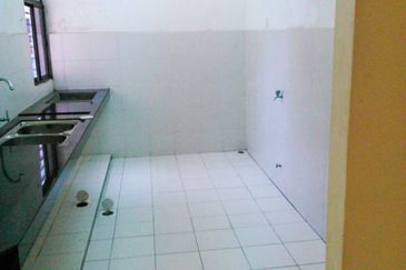 Apartment Teratai, Taman Sutera