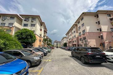 Apartment Teratai, Taman Sutera