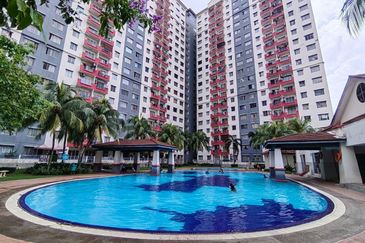 Vista Pinggiran, Taman Pinggiran Putra